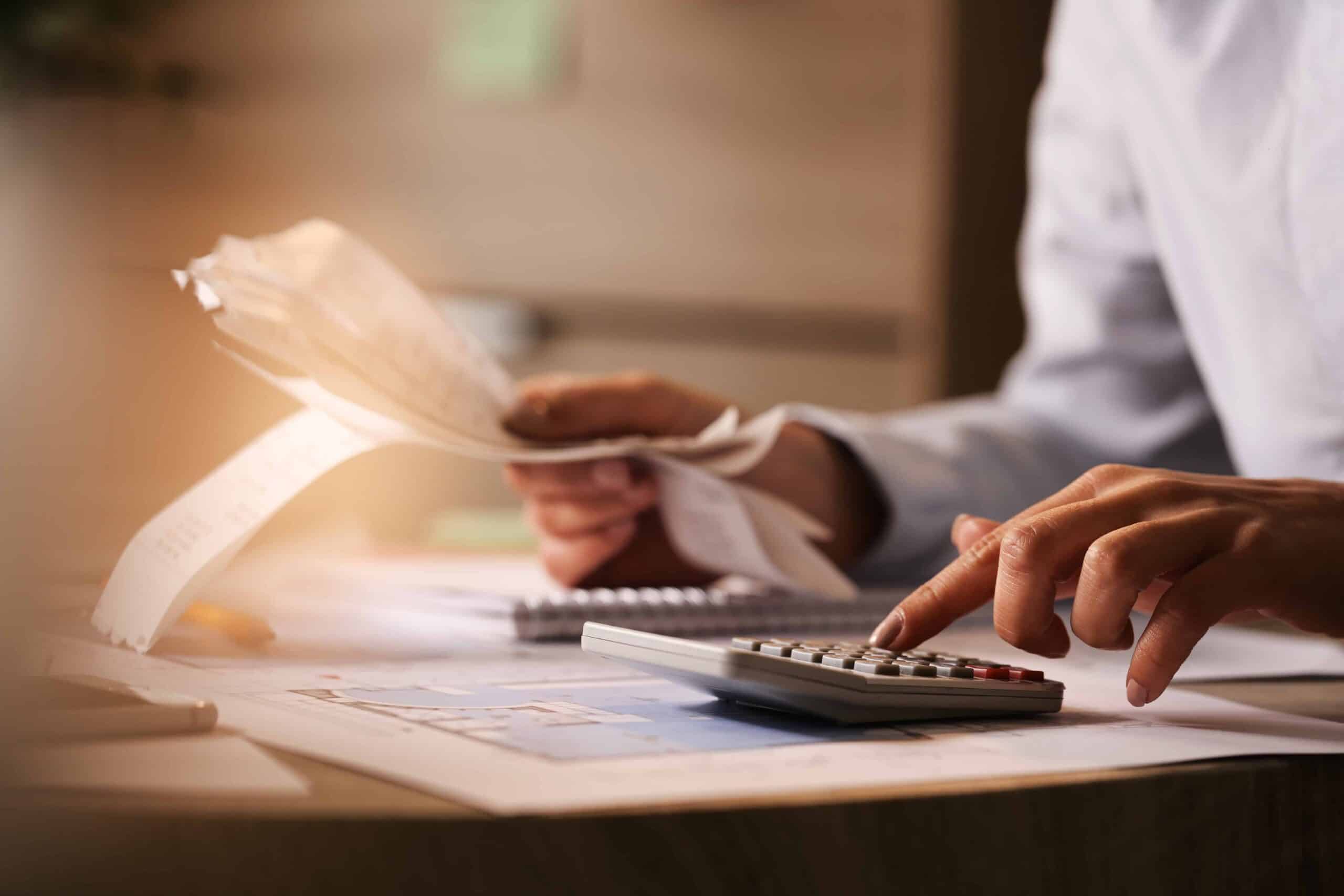 Save costs by hiring general contractor