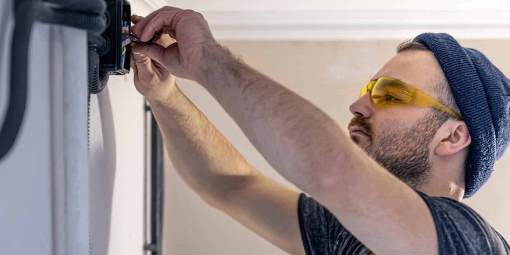 How to Troubleshoot Common Garage Door Issues